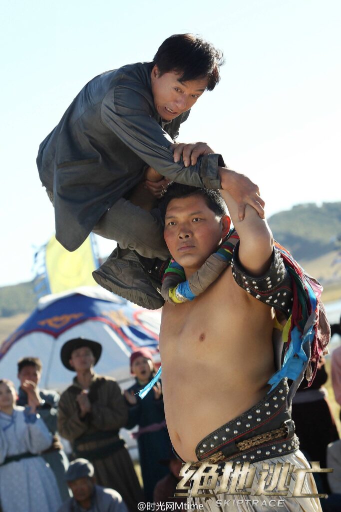 Тизер фильма "По следу" (Skiptrace) с Джеки Чаном и Джонни Ноксвиллом 3